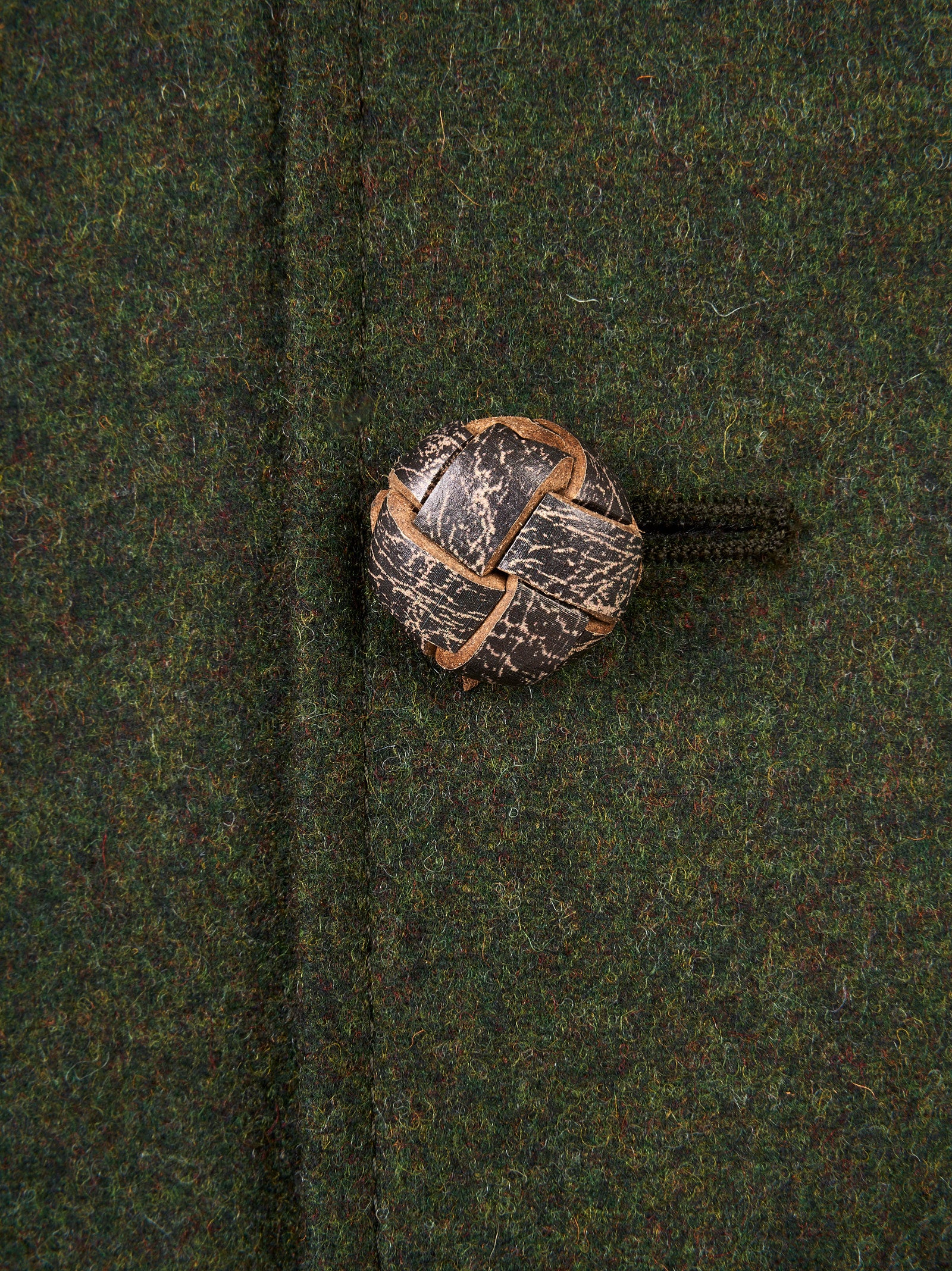 Loden MAXIMILIAN AUSTRIA
Dark olive